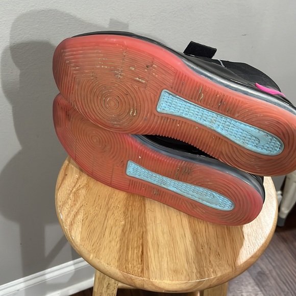 Nike - Picture 6 of 6